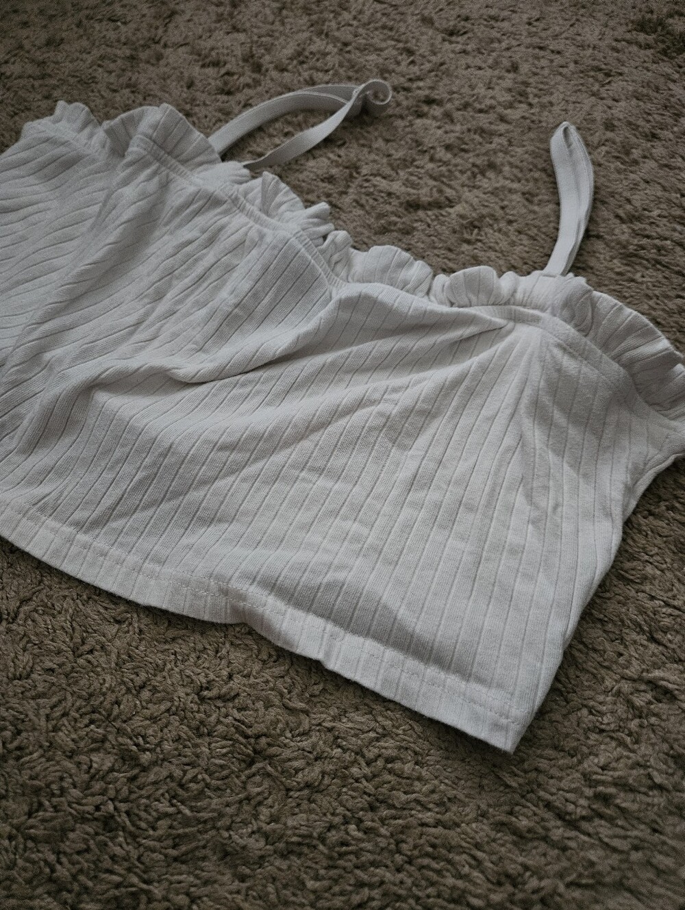 Cropped Tank Top - Picture 2 of 2